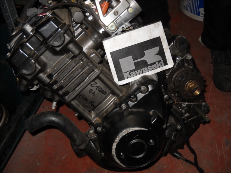 MOTORE KAWASAKI Z 1000  04