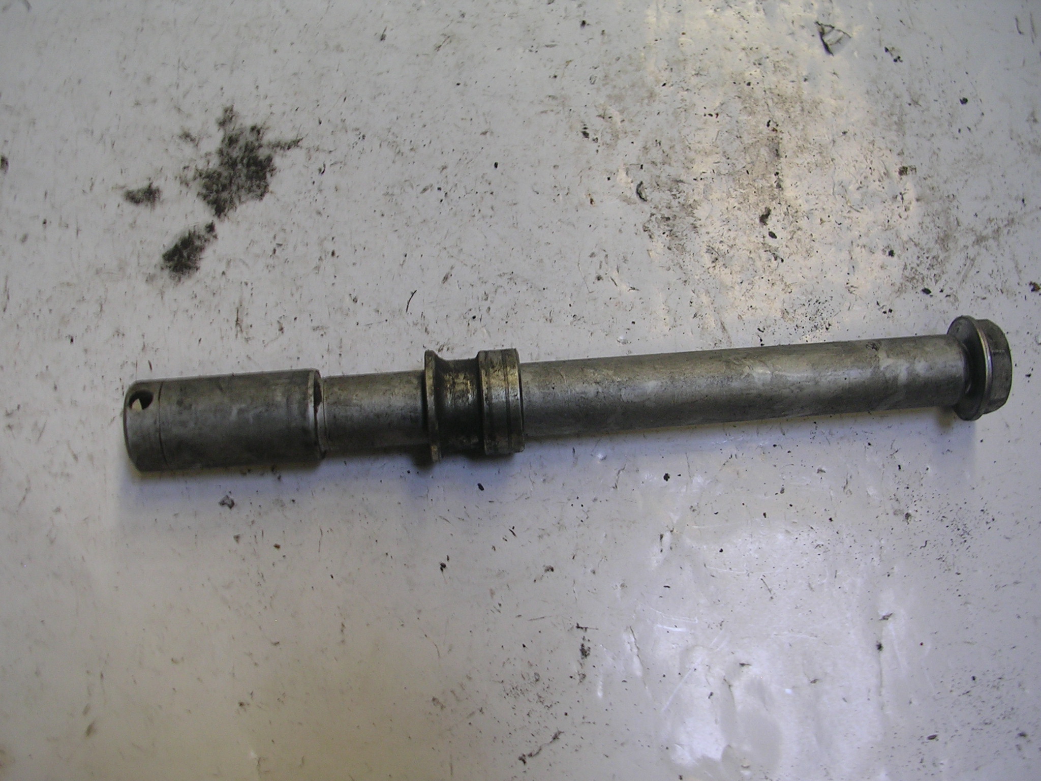 PERNO RUOTA ANTERIORE HONDA CBR 600 87-90