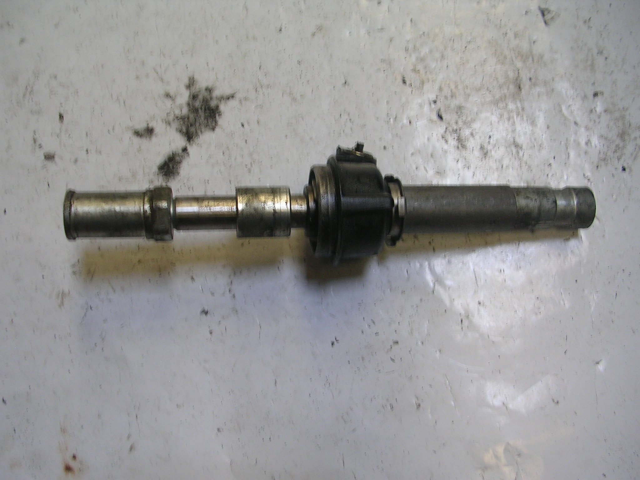 PERNO RUOTA ANTERIORE RINVIO CONTAKILOMETRI HONDA CBX 750 F - F2