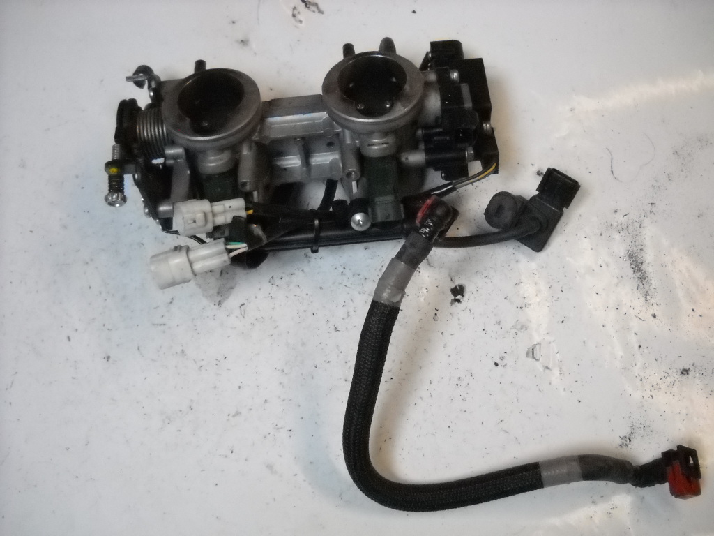 CORPO FARFALLATO INIEZIONE KAWASAKI ER6N 05-08