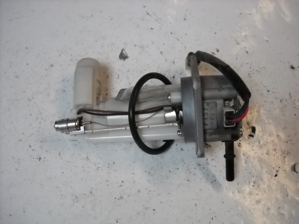 POMPA BENZINA SERBATOIO KAWASAKI ER6N 05-08