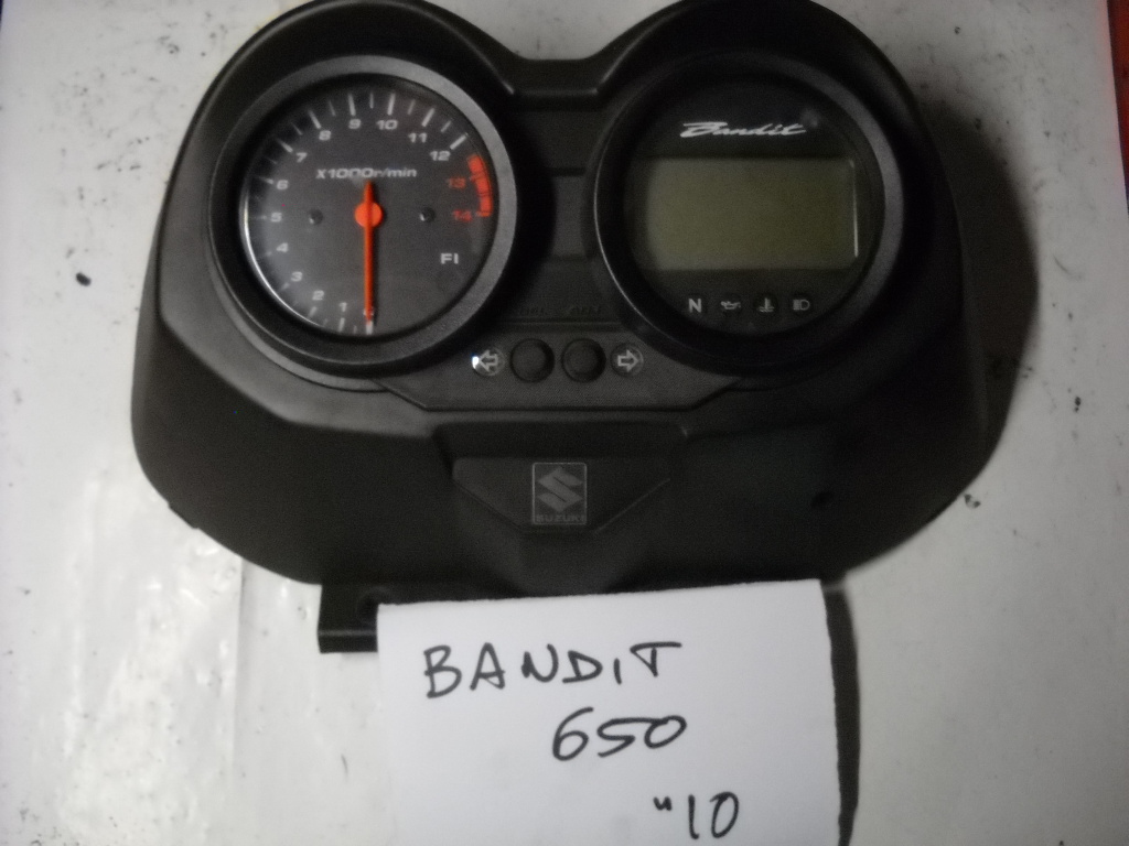CRUSCOTTO STRUMENTAZIONE SUZUKI BANDIT 650 010