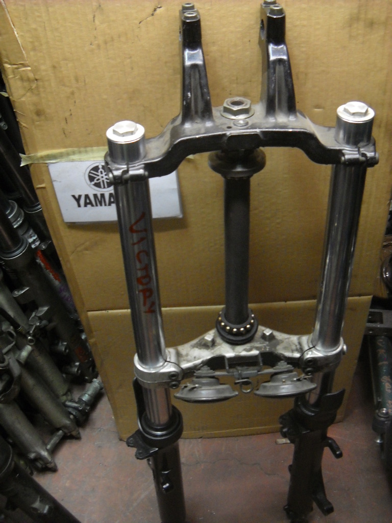 FORCELLA ANTERIORE YAMAHA VICTORY