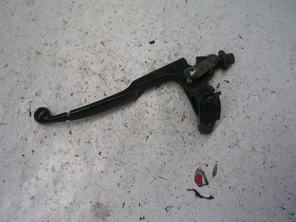 SUPPORTO LEVA FRIZIONE  SUZUKI GS 750 1100 KATANA 81-86